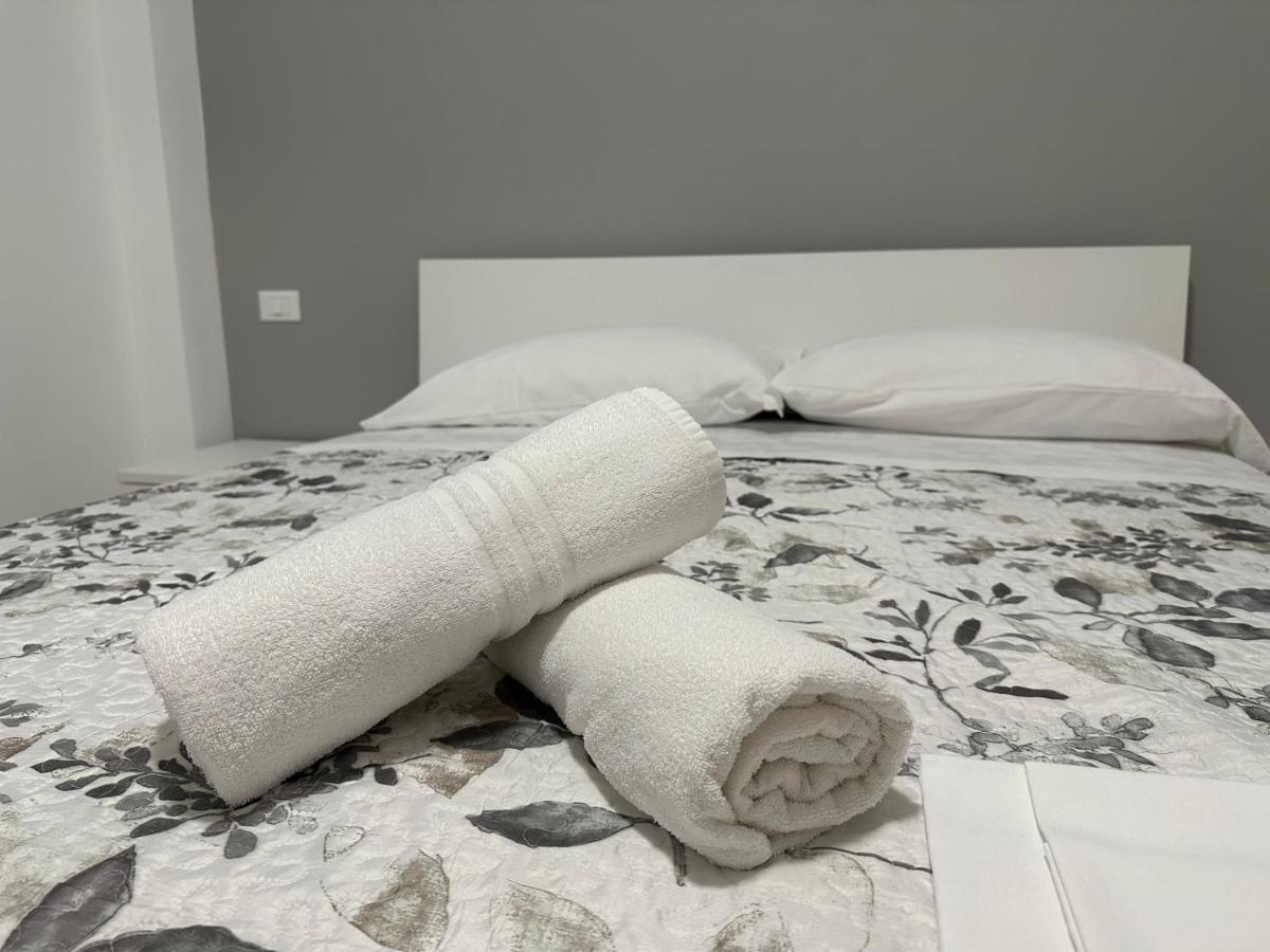 Casa Angela Vista Mare Apartment Ventimiglia Ngoại thất bức ảnh